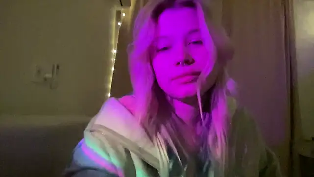 Chatroom XXX en direct de Lulu_Di