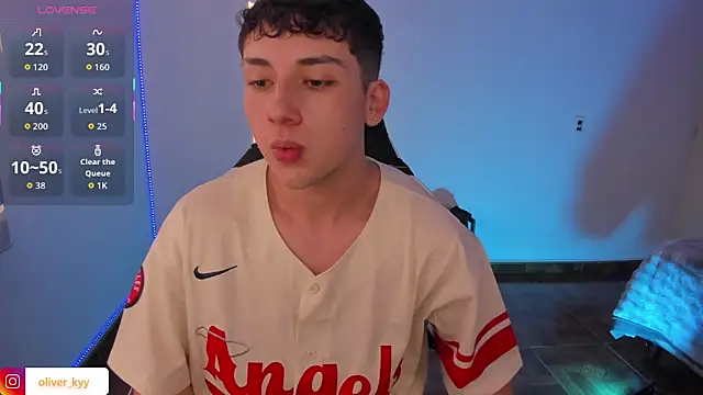 oliver_kyy's Live XXX Chat