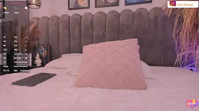 cute__cherry_'s Live XXX Chat
