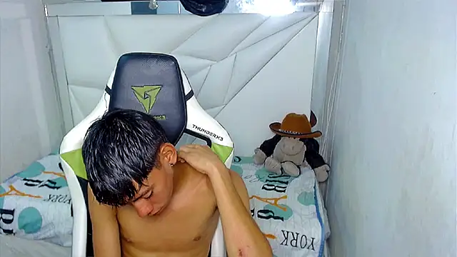 Chat +18 de Liarr_ ao vivo