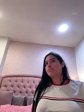 Bella__Wood Webcam show