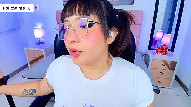 Emma_monserrat 现场XXX聊天