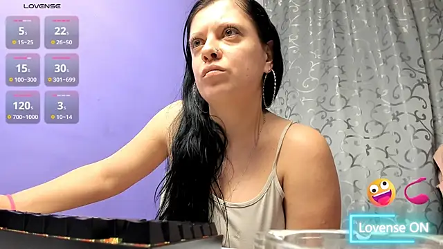 Chatroom XXX en direct de AdriannaLily