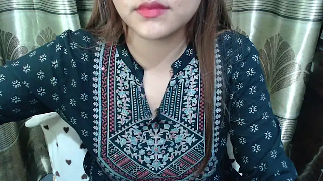 Chat +18 de queen_angelina ao vivo