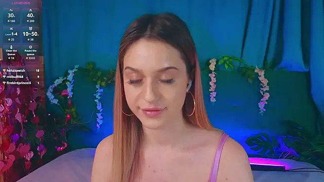 Chatroom XXX en direct de AlinaWalters