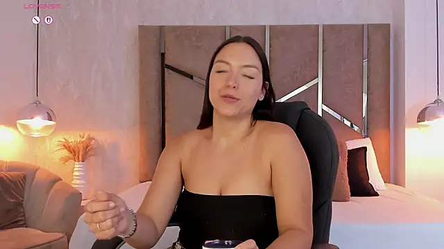 Megan-8 라이브 XXX 채팅