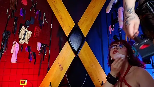 Онлайн чат XXX Mr_rosse_bdsm