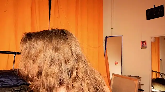 MikkyMoony Adlı Modelin Canlı XXX Sohbeti