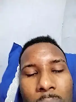 Preto_raro_ Show in webcam