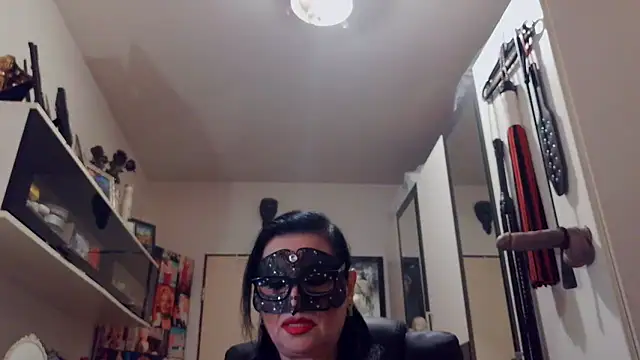 XXX chat uživo modela LadyMaxime511