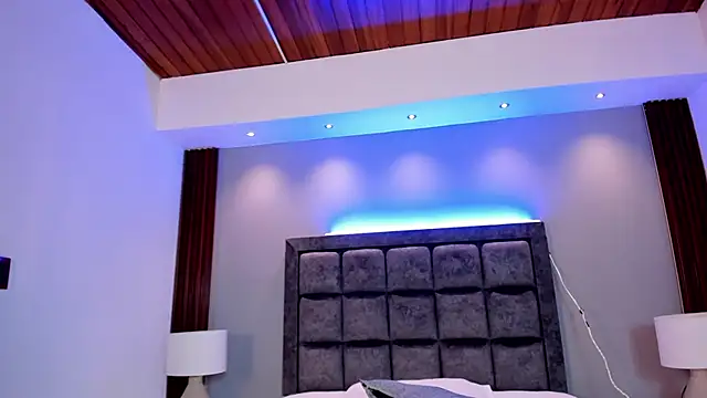 AidaJones Adlı Modelin Canlı XXX Sohbeti