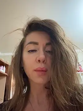 MarinaDiva11_74 Adlı Modelin Canlı XXX Sohbeti