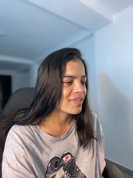 JuanitaMore01 Adlı Modelin Canlı XXX Sohbeti