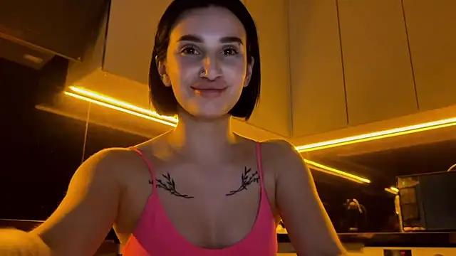 Lada_Dark Adlı Modelin Canlı XXX Sohbeti