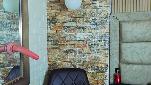 amarahanks11 Adlı Modelin Canlı XXX Sohbeti