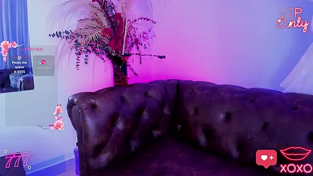 MiaaMillerr1: онлайн-секс-чат