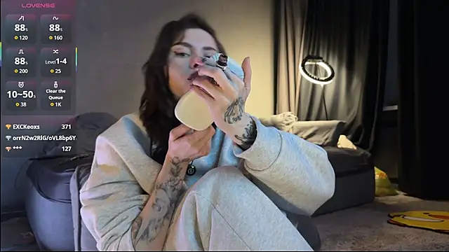 Bastet Adlı Modelin Canlı XXX Sohbeti