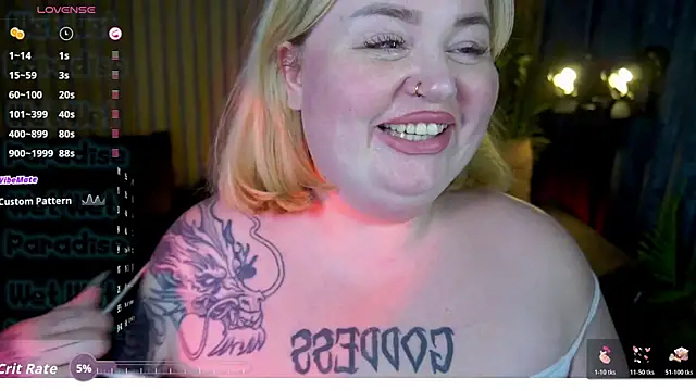 ZaraReignn 在線直播表演