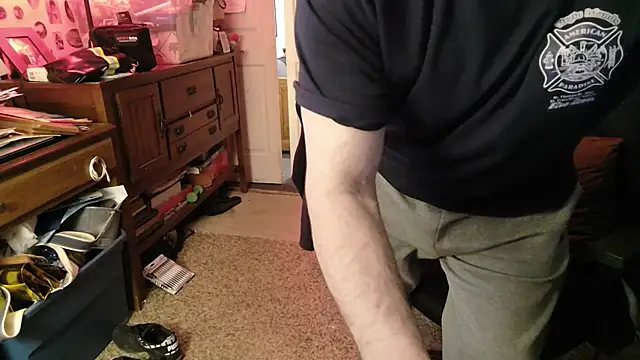 DougGlatt16 Live XXX Chat