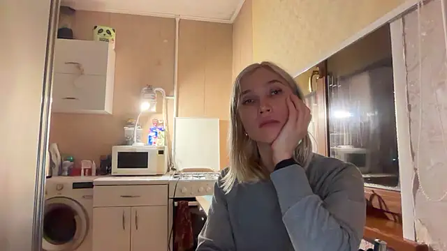 AngelJeni élő XXX-chatje