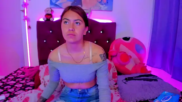 Melany_cherry Adlı Modelin Canlı XXX Sohbeti