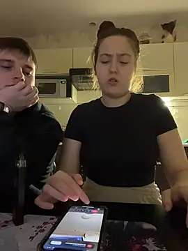 AlphaStream Adlı Modelin Canlı XXX Sohbeti