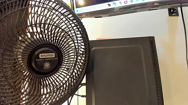 lana_gill1 Show in webcam