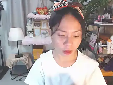 Webkamerová show AsianTrixxx