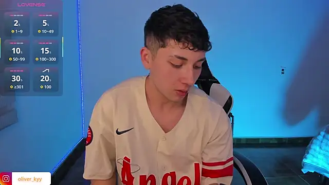 oliver_kyy Live XXX-Chat