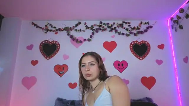 MaleiSummer live XXX chat