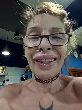 FrozenWaffle's Live XXX Chat