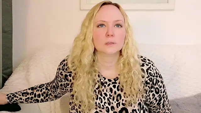 Sarah4you Live XXX Chat