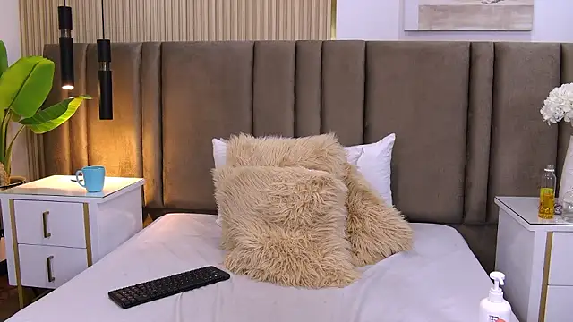 Онлайн чат XXX SaraLugo