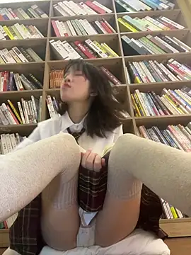 Chat +18 de littleqiu ao vivo