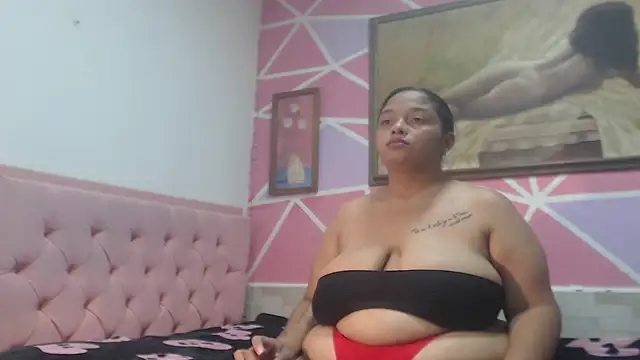 Chat XXX en directo de Doll_rihana