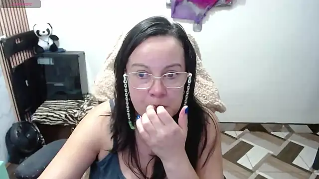 Sonialorens_ Live XXX-chat