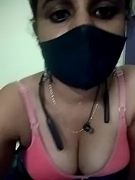 Tamil_Rani- Show in webcam