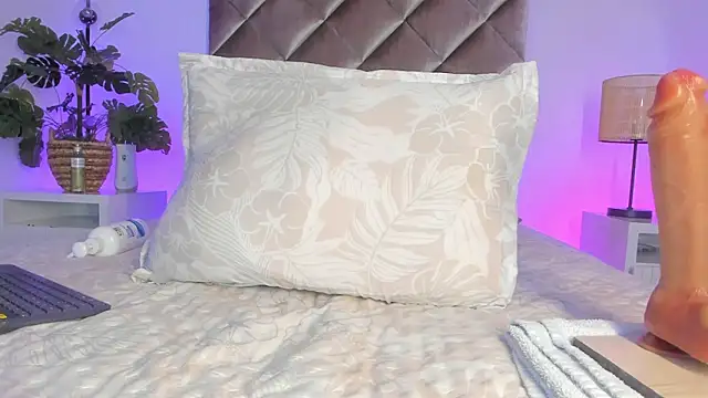 malaia_hills Chat XXX in diretta