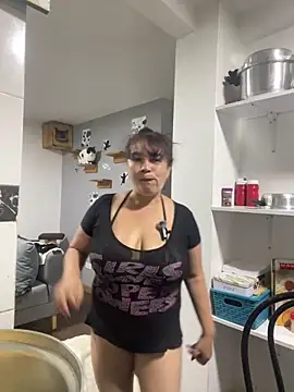 Sweeetness_Milf: διαδικτυακό σόου στην κάμερα