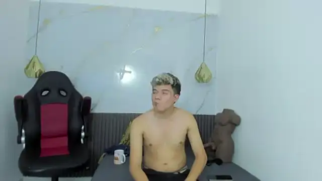 AndyFame1のライブXXXチャット