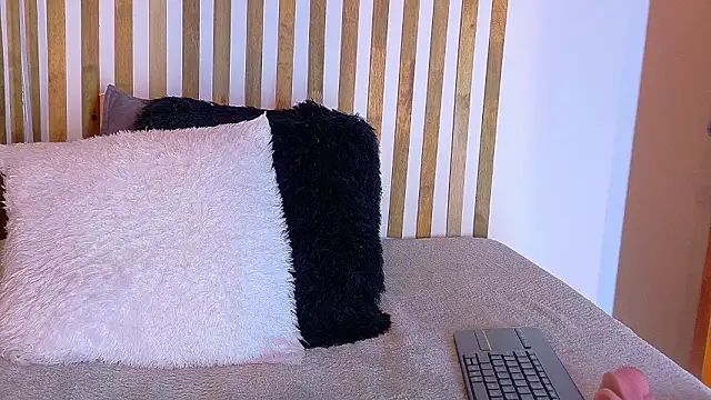 Chat +18 de Jennifer_Vega1 ao vivo