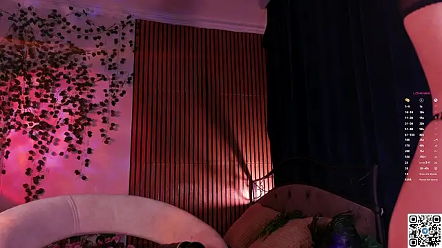 دردشة GildedKitten الجنسية المباشرة