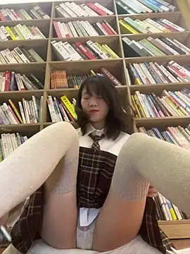 littleqiu – Naživo XXX chat