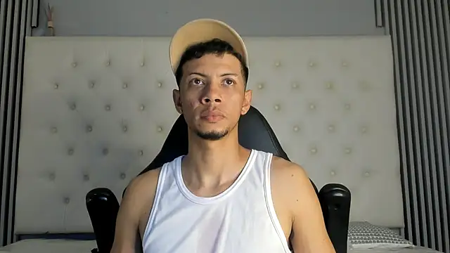 Онлайн чат XXX Jordan_Crew