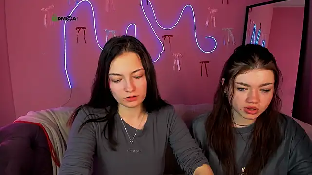 Chat +18 de kitniss_dreamy ao vivo