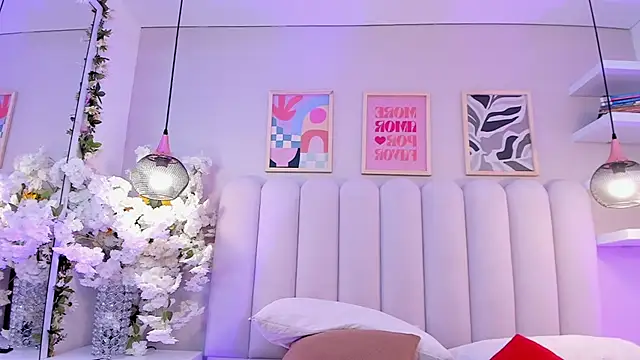 Онлайн чат XXX Nina_Ford_