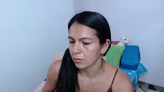 Онлайн чат XXX camilavargas_