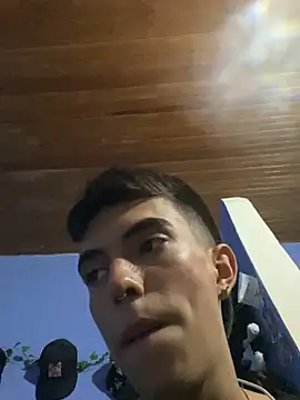 Juan_Gomezz26 Adlı Modelin Canlı XXX Sohbeti