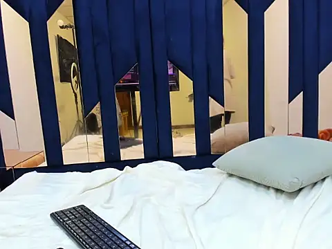 Chat +18 de KikyoAndDrey ao vivo