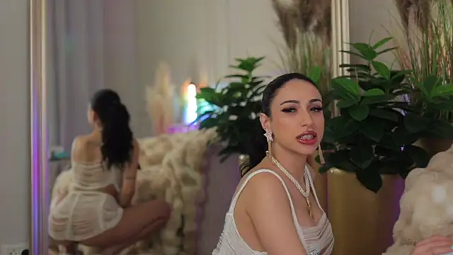 Anais_Bloomのウェブカメラショー